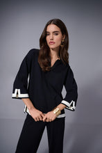 Load image into Gallery viewer, Contrast Edge V-Neck Top
