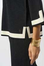 Load image into Gallery viewer, Contrast Edge V-Neck Top
